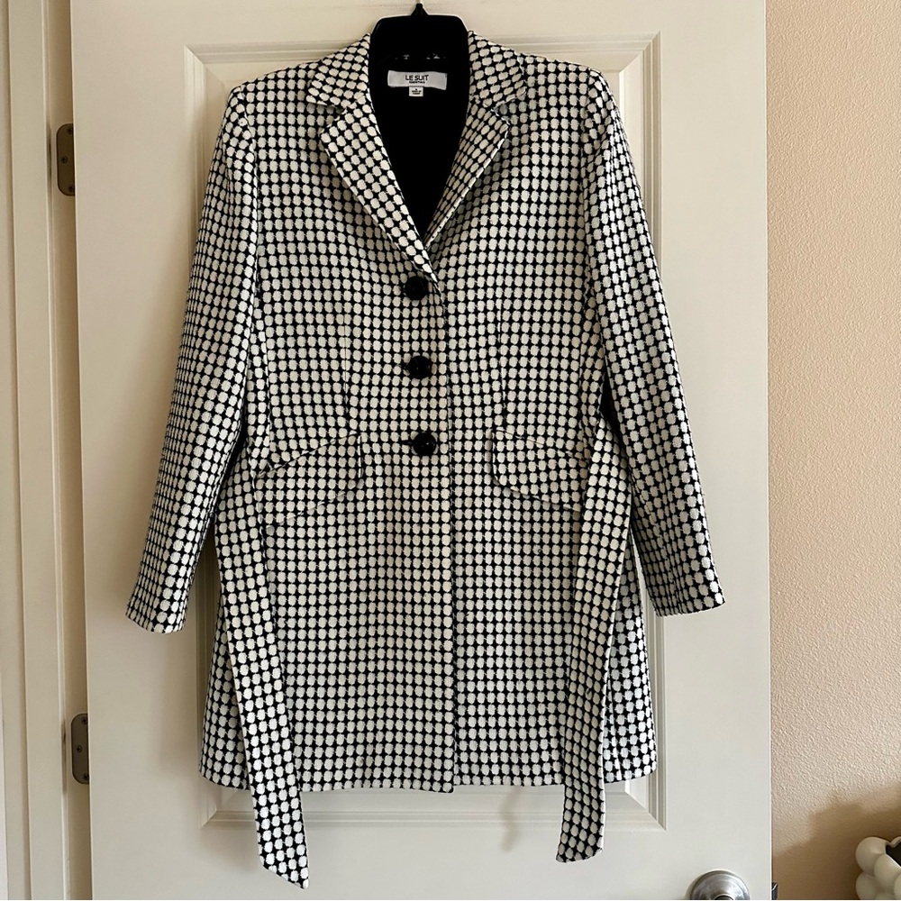 Le Suit Coat